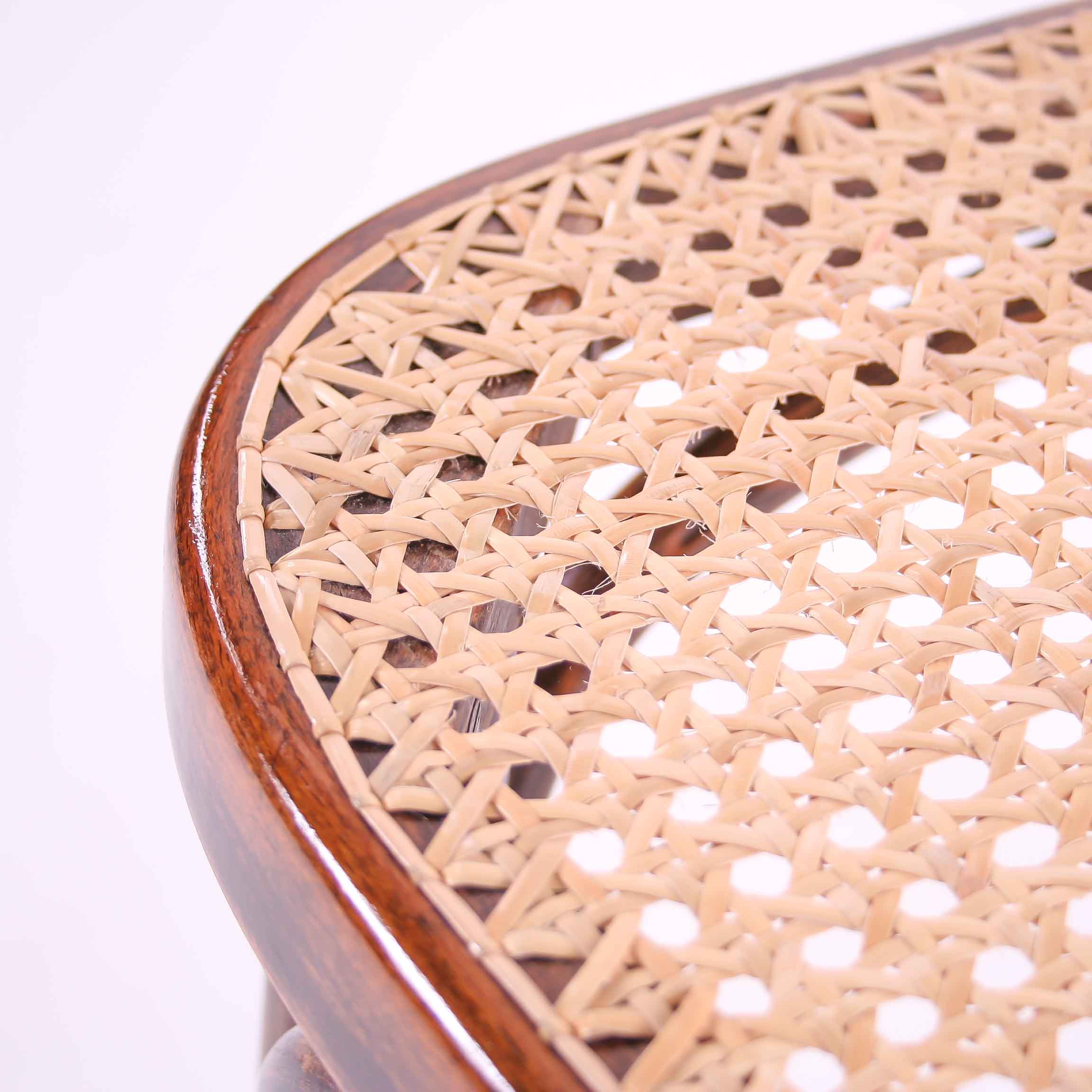 Manual repair of thonet rattan weave chairs and armchairs